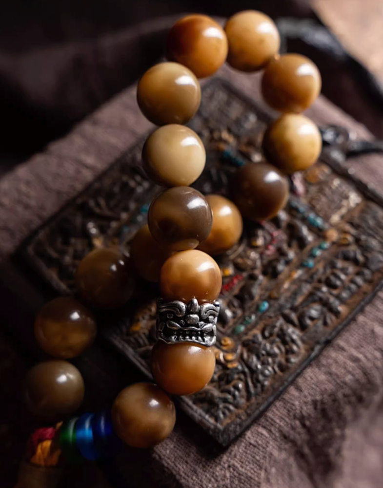 White Bodhi Root Bracelet – For Purity, Peace & Spiritual Grounding