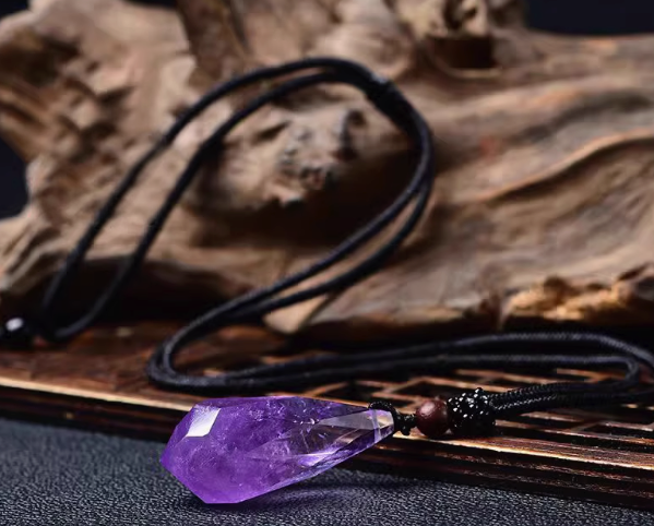 Clarity in Form – Windveil Amethyst Necklace