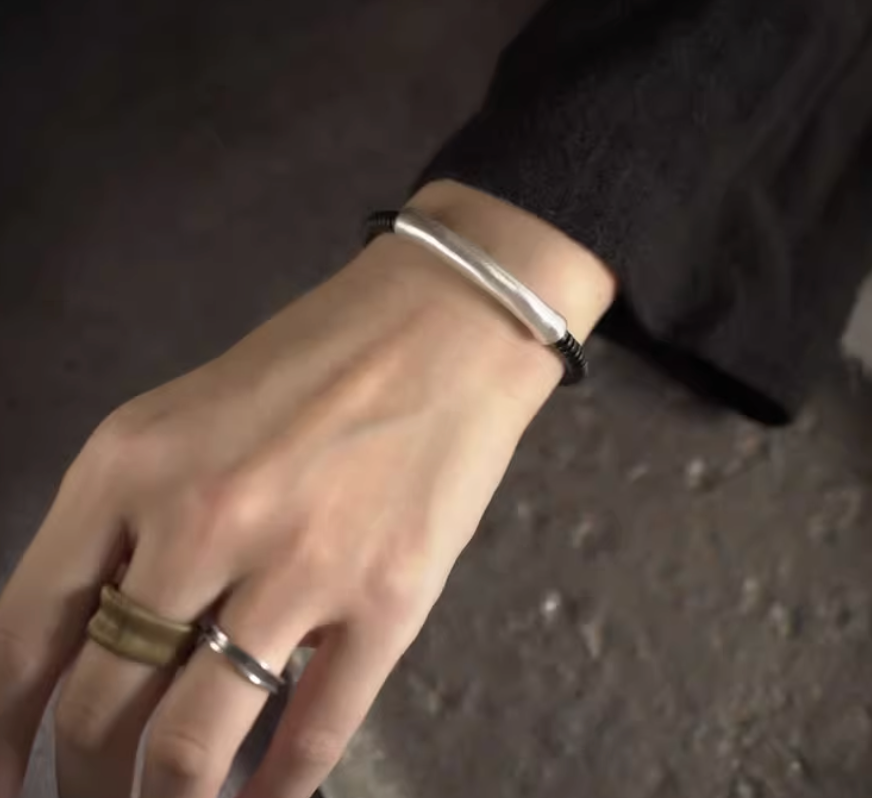 Ebony Disc & Matte Silver Curve Bracelet