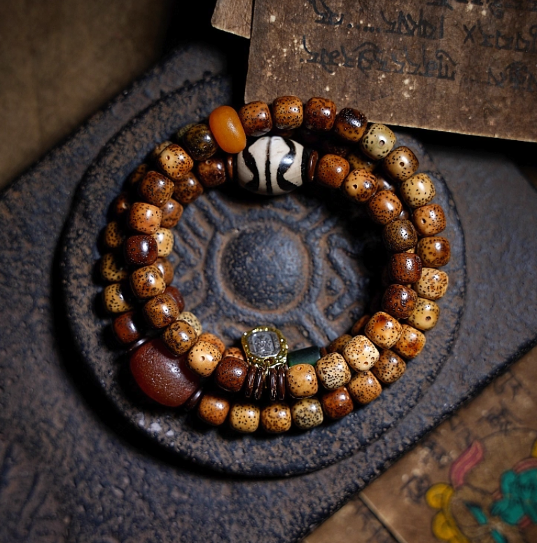 Bodhi Seed & Dzi Bead Bracelet – For Mindfulness, Protection & Inner Peace