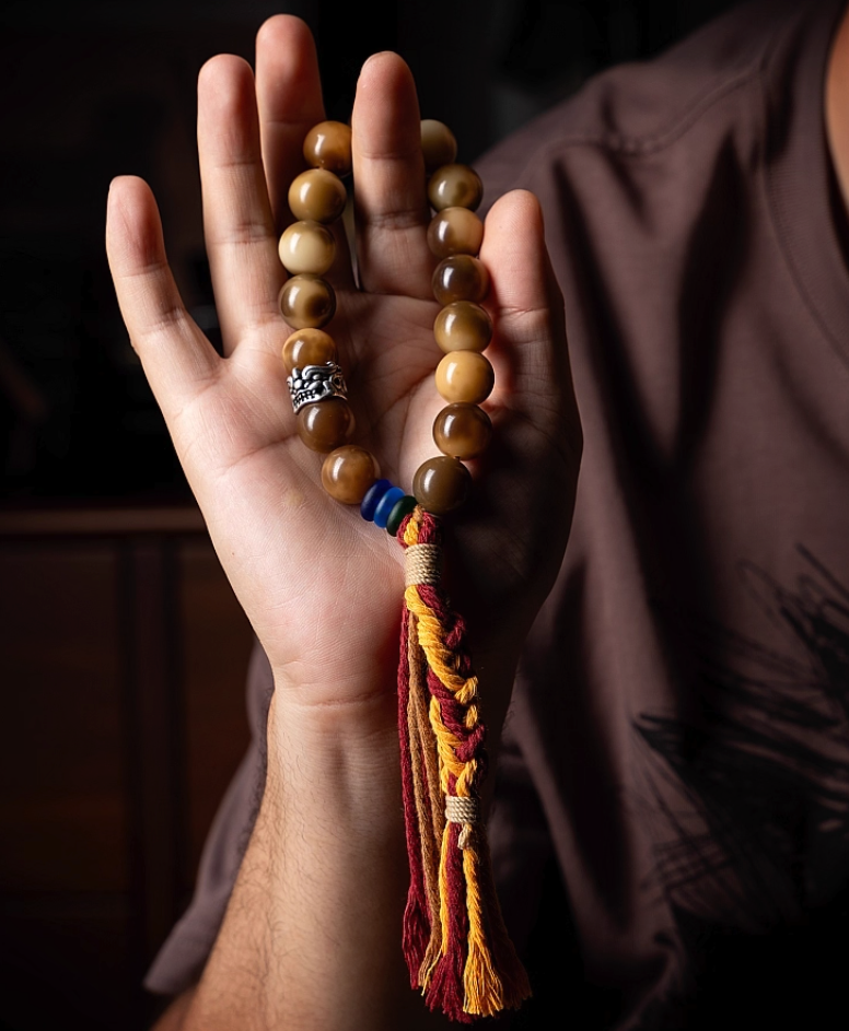 White Bodhi Root Bracelet – For Purity, Peace & Spiritual Grounding