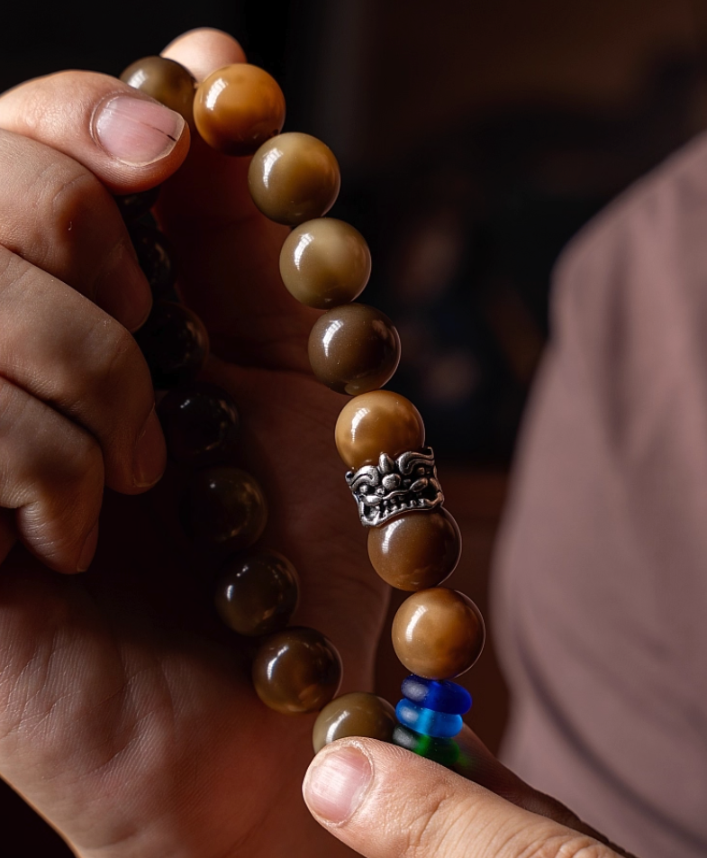 White Bodhi Root Bracelet – For Purity, Peace & Spiritual Grounding